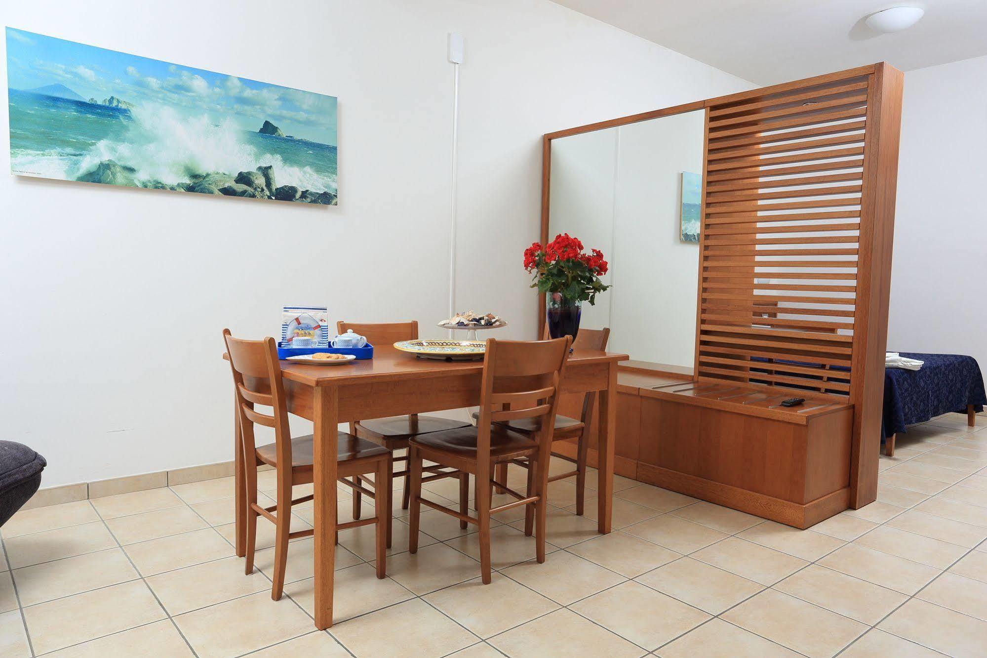 Nettuno Resort Capo dʼOrlando Εξωτερικό φωτογραφία