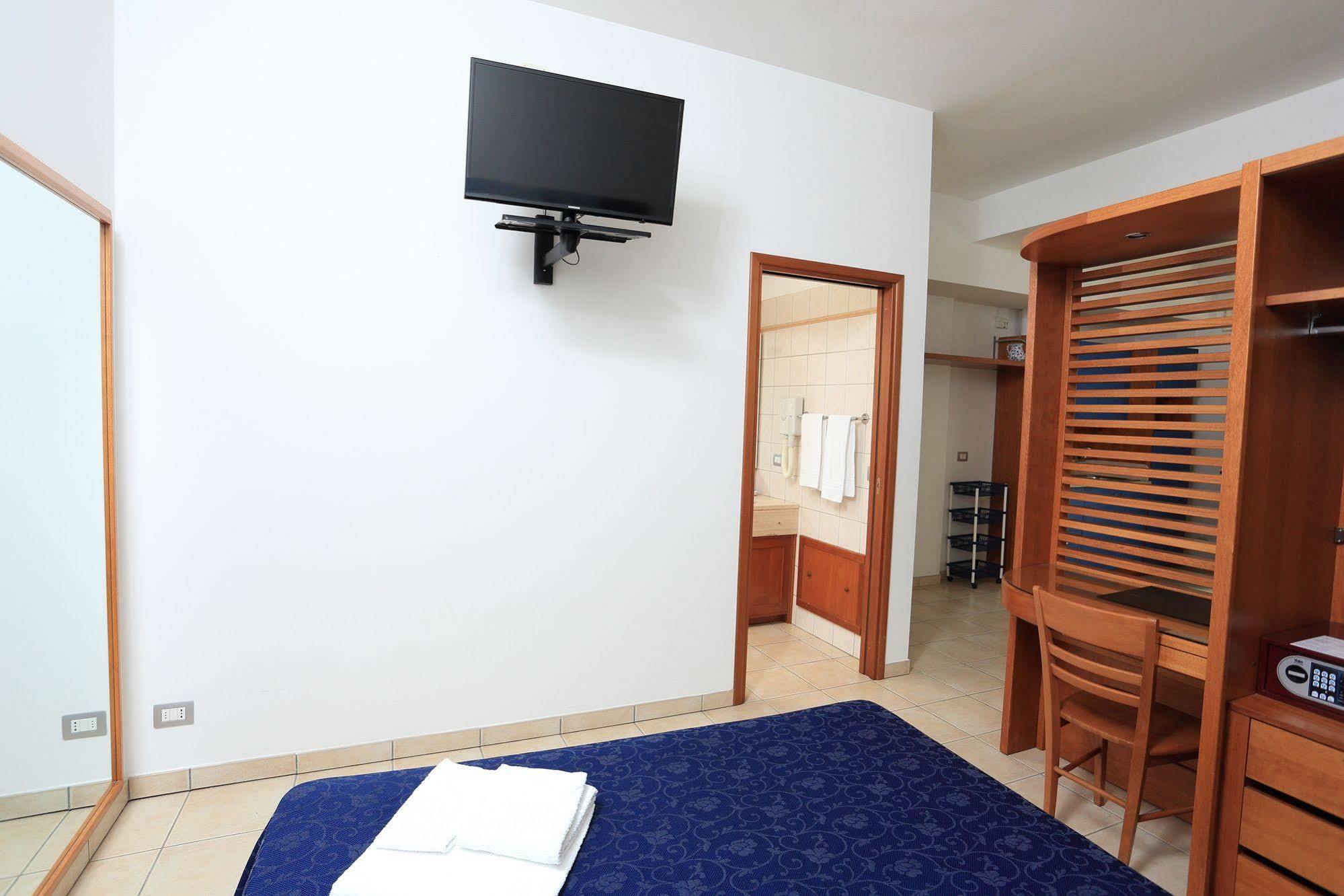 Nettuno Resort Capo dʼOrlando Εξωτερικό φωτογραφία