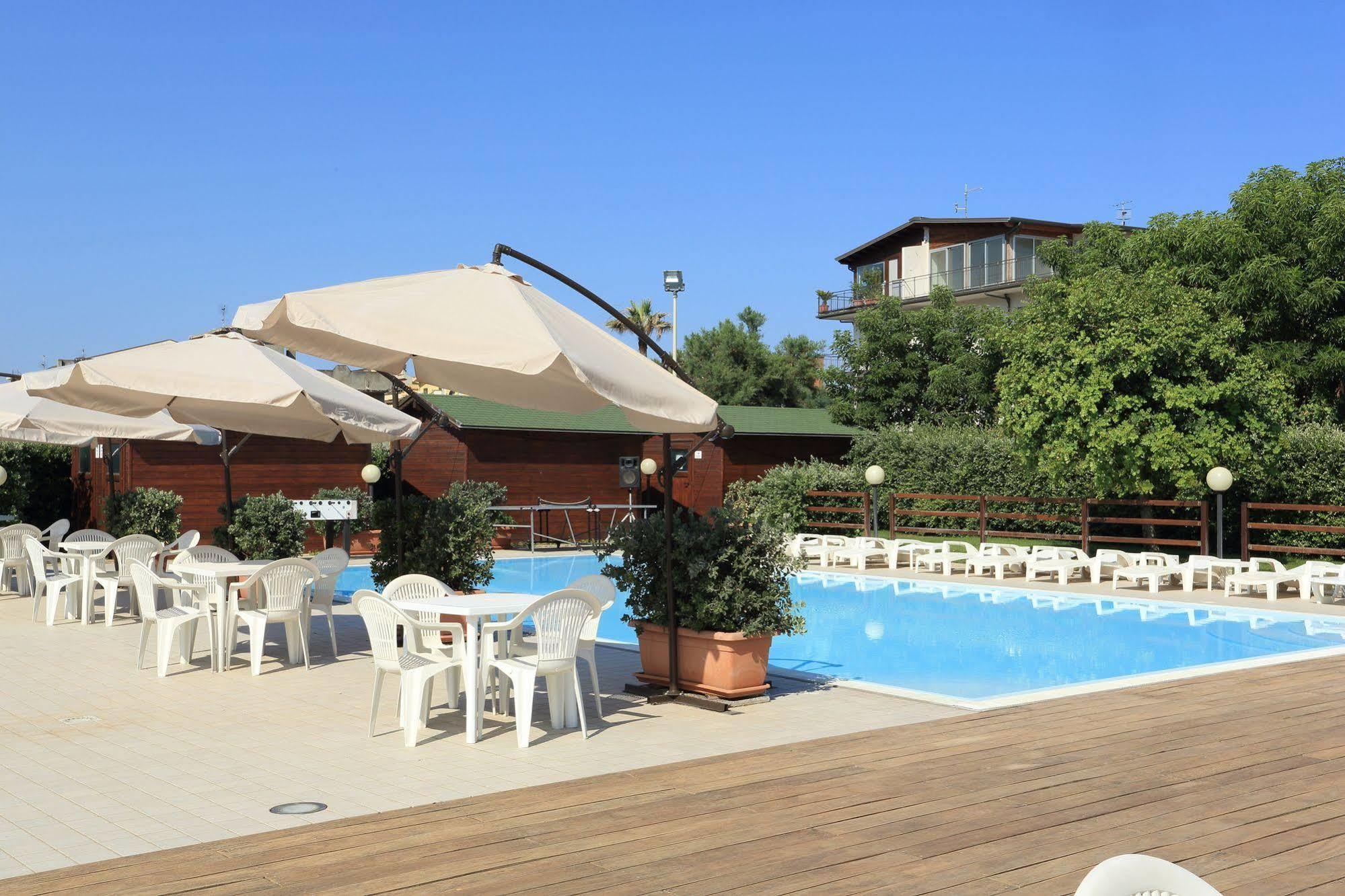 Nettuno Resort Capo dʼOrlando Εξωτερικό φωτογραφία