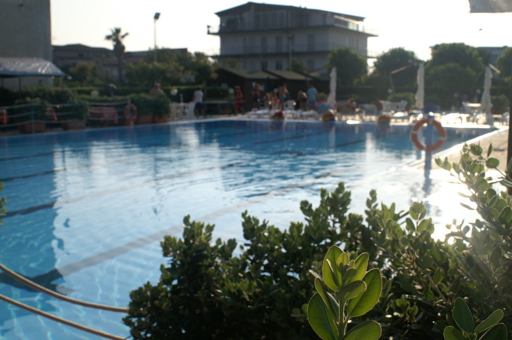Nettuno Resort Capo dʼOrlando Εξωτερικό φωτογραφία
