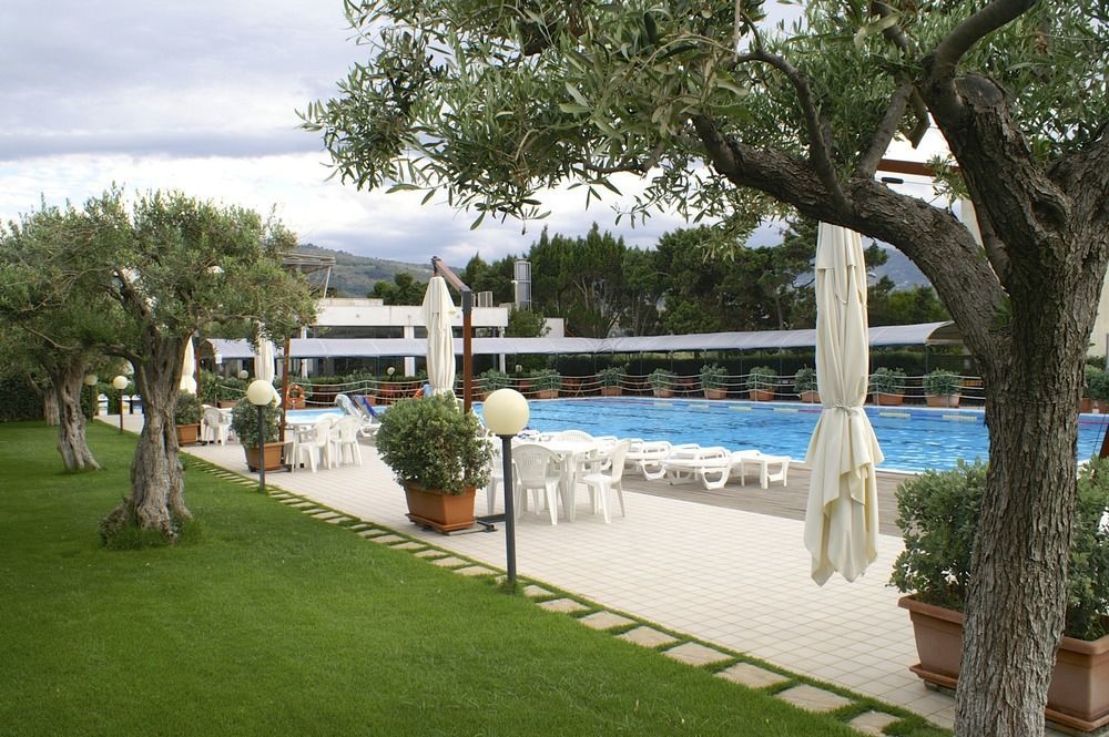 Nettuno Resort Capo dʼOrlando Εξωτερικό φωτογραφία